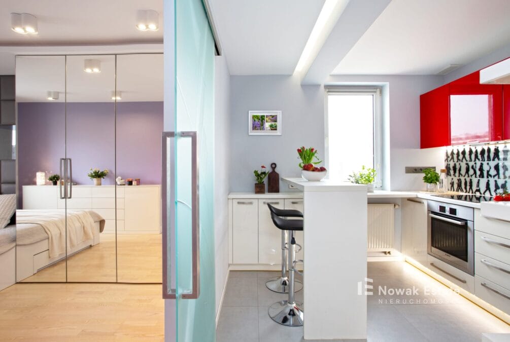 Do wejścia, garaż, balkon i komórka lokatorska